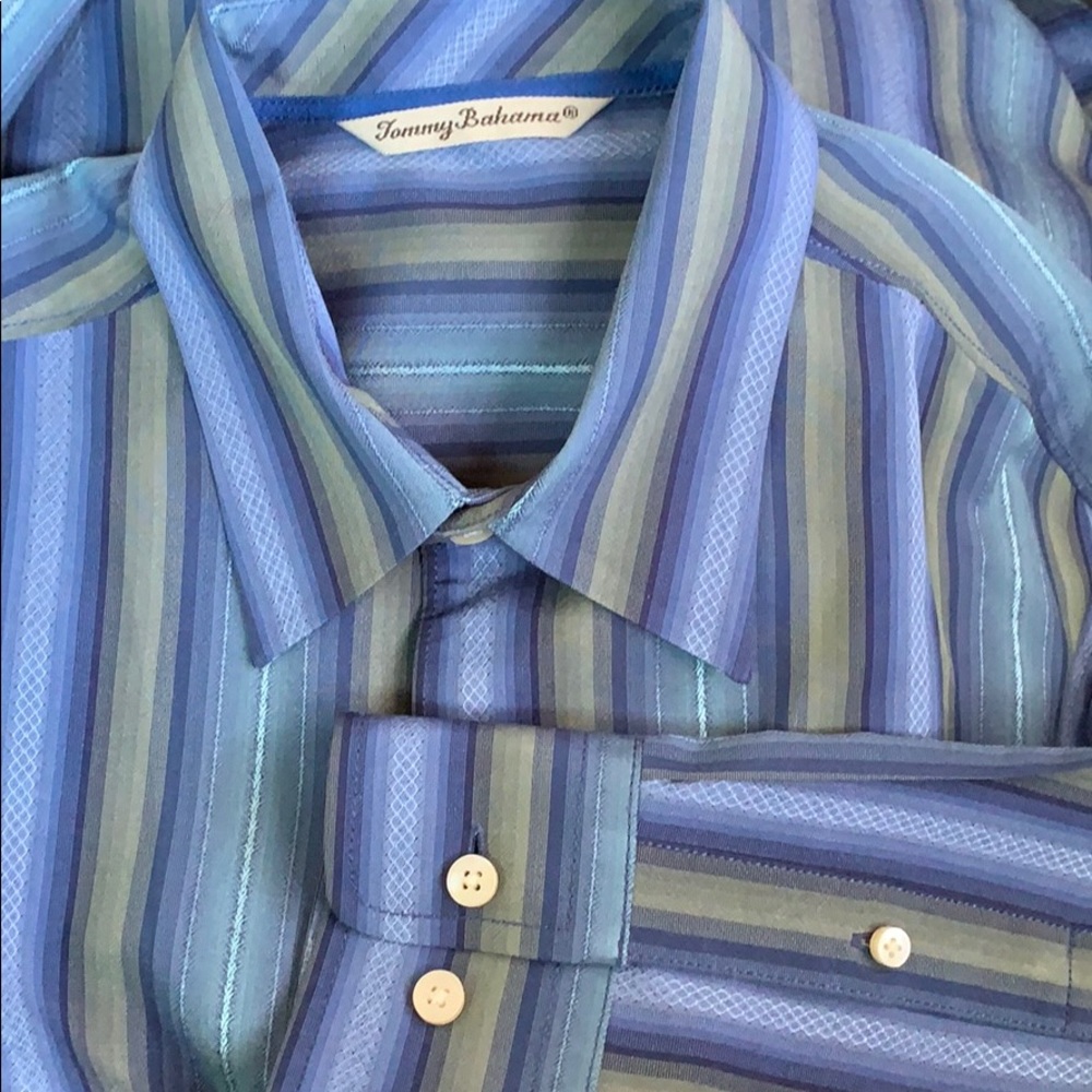 Tommy Bahama 100% silk button front shirt